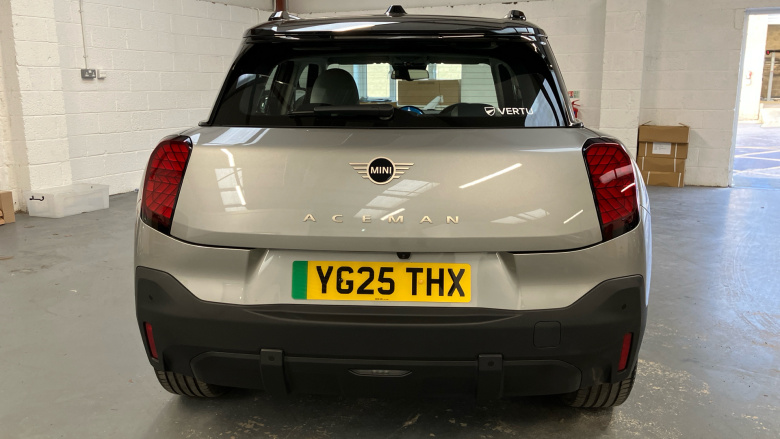 MINI Aceman 135kW E Classic 43kWh 5dr Auto Electric Hatchback